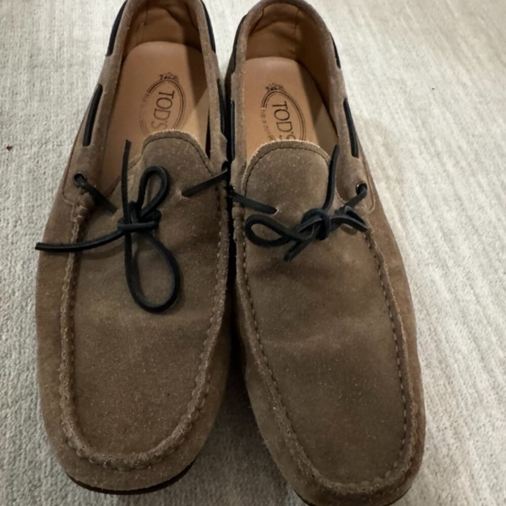 Tod’s Men’s Gommino Driving Shoes – Suede Loafers – Tan Brown –size 11